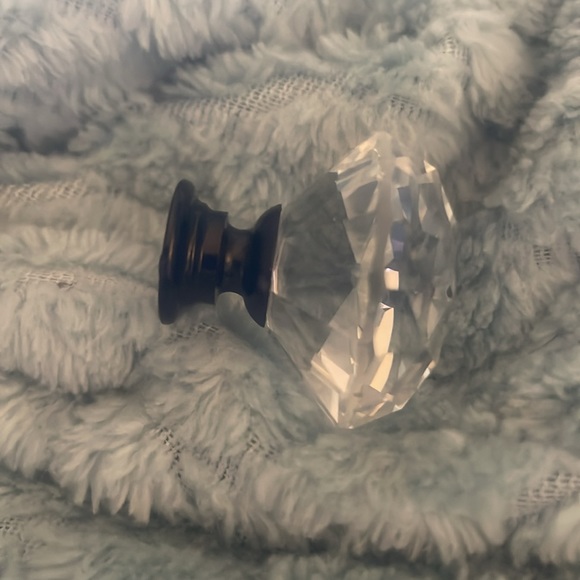 Crystal and Black Bezeled Drawer Knobs set of 10 with Hardware. - Picture 7 of 8